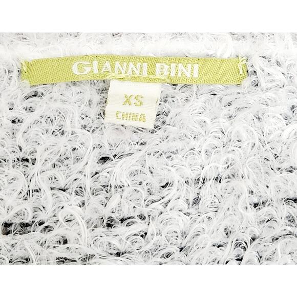Gianni Bini Black White Shaggy Soft V Neck Sweater XS Lightweight Soft Stretch - Picture 6 of 7